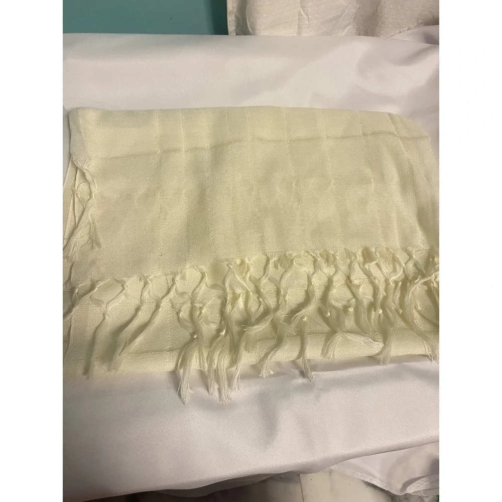 The Unbranded Brand ivory little